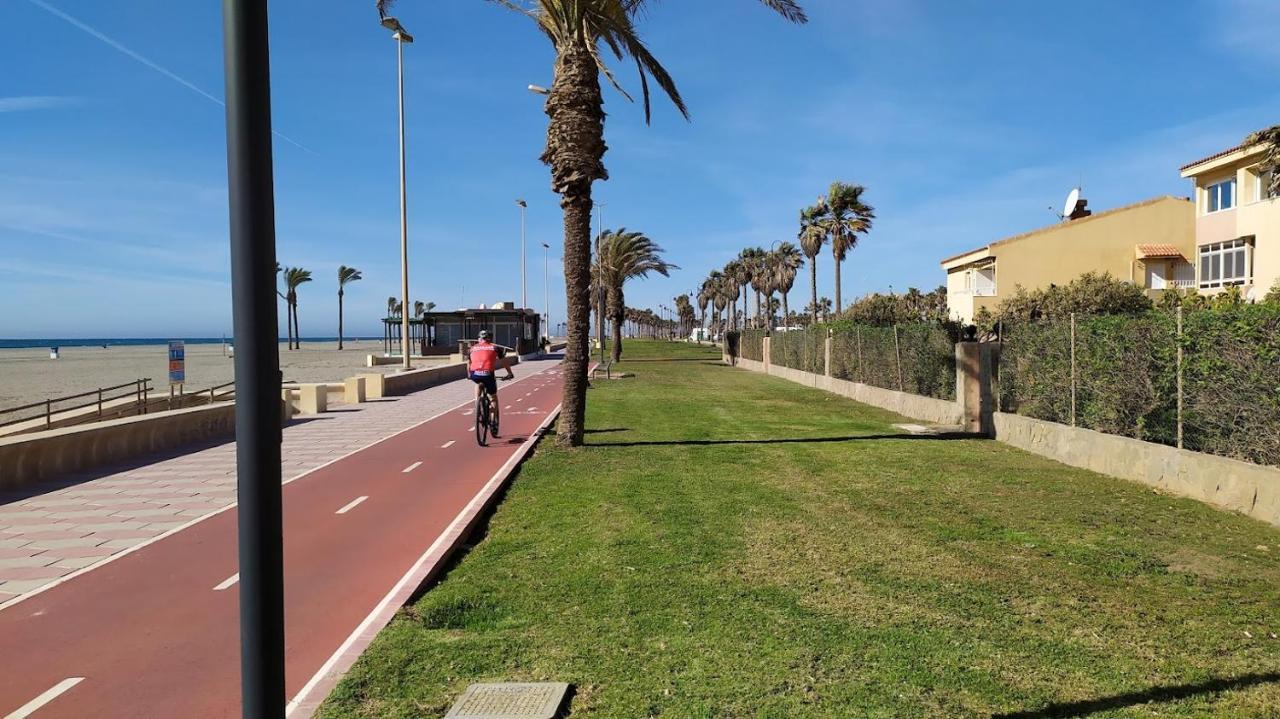 Atractivo Apartamento En La Playa Con Parking Рокетас-де-Мар Экстерьер фото